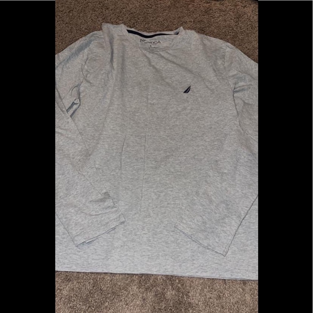 Mens long sleeve nautica shirt. The back is plain.
